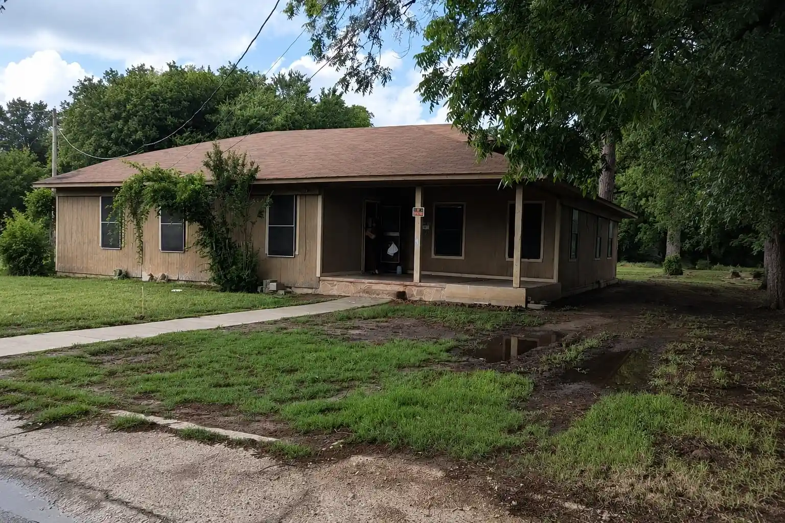 Single family home for sale at 308 E Patterson St, Eastland, TX 76448 | MLS# 21363132
