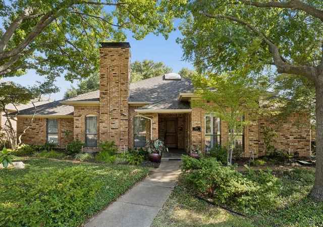 Photo 1 of Sale Pending at 9918 Chimney Hill Ln, Dallas, TX 75243 | MLS# 21363064 | Listing updated on 2026-10-01