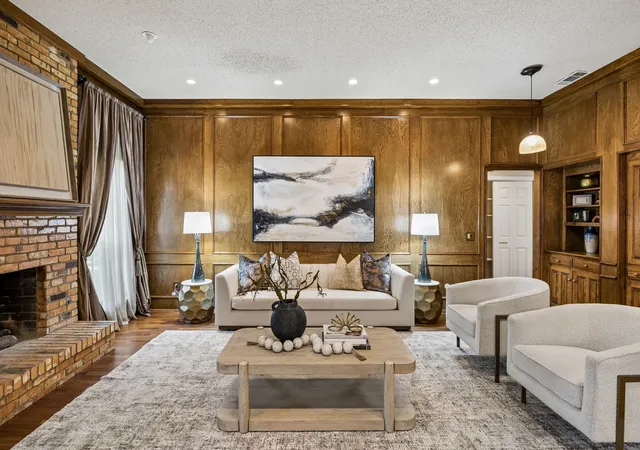 Photo 3 of Sale Pending at 9918 Chimney Hill Ln, Dallas, TX 75243 | MLS# 21363064 | Listing updated on 2026-10-01