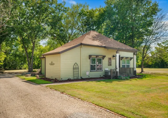 Photo 1 of Single family home for sale at 220 E Holley St, Alba, TX 75410 | MLS# 21363222 | Listing updated on 2026-10-06