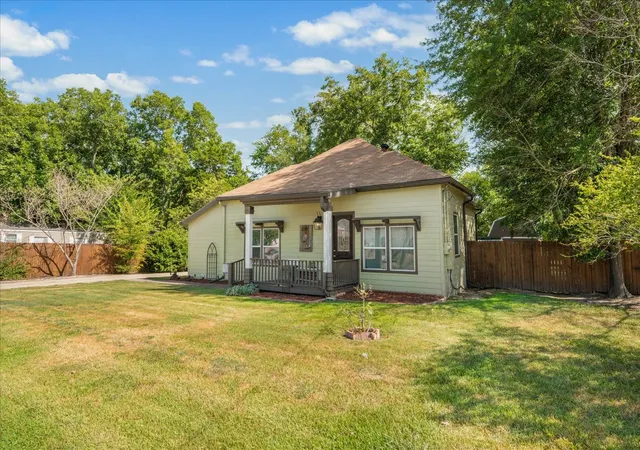 Photo 3 of Single family home for sale at 220 E Holley St, Alba, TX 75410 | MLS# 21363222 | Listing updated on 2026-10-06