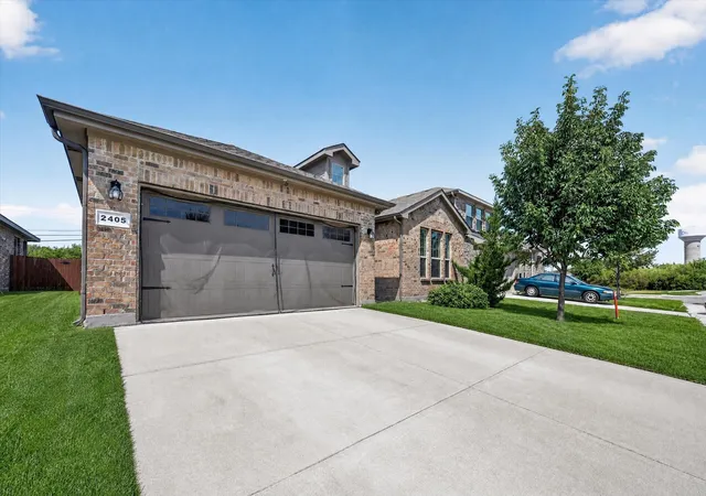 Photo 2 of Single family home for sale at 2405 Pambrooke Ln, Glenn Heights, TX 75154 | MLS# 21363386 | Listing updated on 2026-10-06
