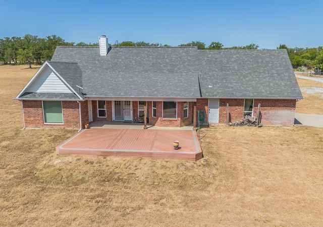 Photo 3 of Single family home for sale at 144 Love Trail Ct, Paradise, TX 76073 | MLS# 21361847 | Listing updated on 2026-10-01