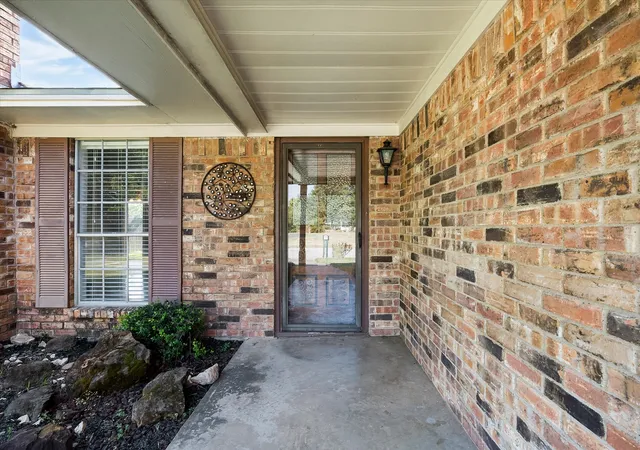 Photo 2 of Sale Pending at 2925 Melmar Park St, Commerce, TX 75428 | MLS# 21363421 | Listing updated on 2026-10-08