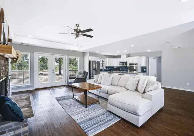 Photo 3 of Single family home for sale at 1006 High Point Dr, Mineral Wells, TX 76067 | MLS# 21358723 | Listing updated on 2026-08-19