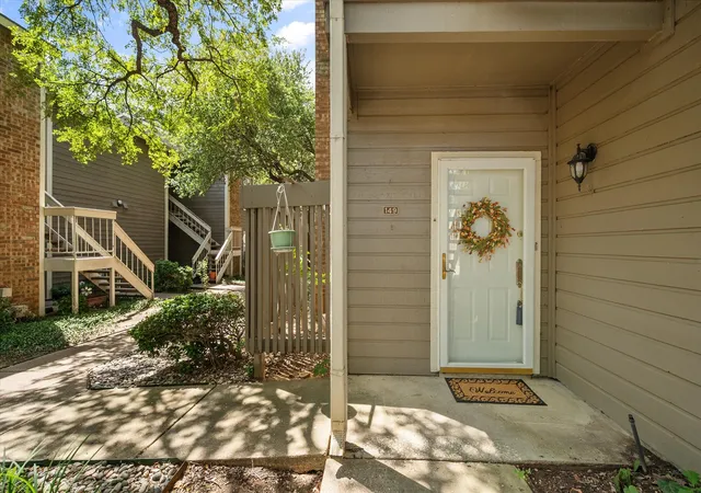 Photo 1 of Sale Pending at 1206 Riverchase Ln #149, Arlington, TX 76011 | MLS# 21363385 | Listing updated on 2026-10-08