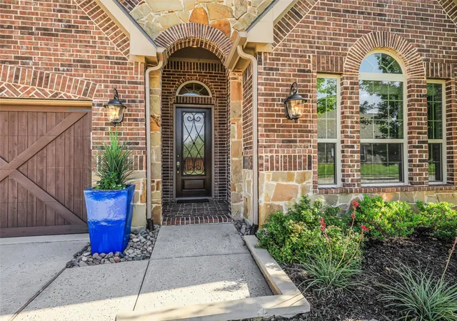 Photo 2 of Single family home for sale at 3613 Smith Ln, Flower Mound, TX 75028 | MLS# 21357900 | Listing updated on 2026-10-07