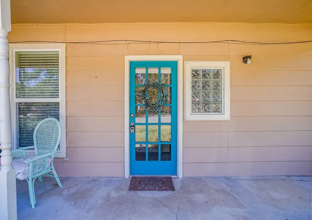 Photo 4 of Single family home for sale at 515 W Bridge St, Weatherford, TX 76086 | MLS# 21360408 | Listing updated on 2026-09-20