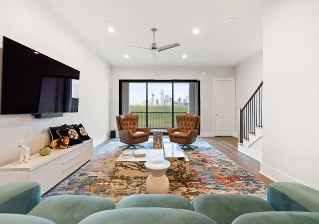 Townhouse for sale at 381 E Greenbriar Ln #1603, Dallas, TX 75203 | MLS# 21363470