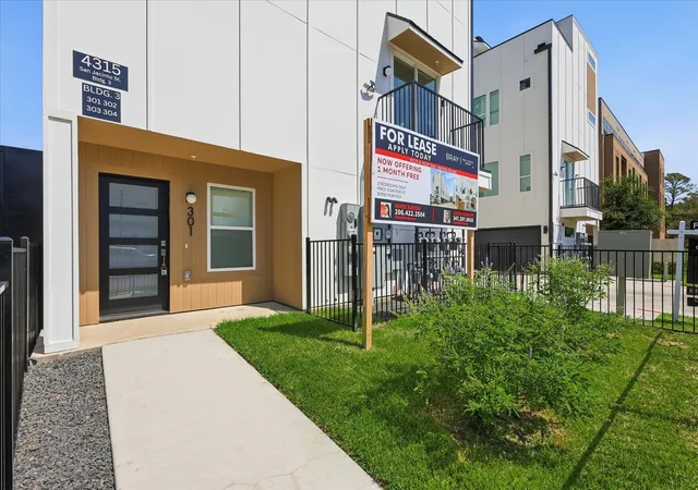 Photo 1 of Townhouse for sale at 4315 San Jacinto St #302, Dallas, TX 75204 | MLS# 21363500 | Listing updated on 2026-08-19