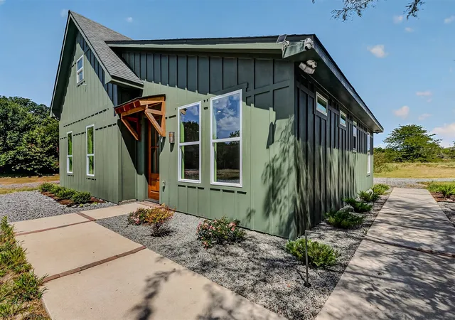 Photo 2 of Single family home for sale at 1530 County Road 3925, Wolfe City, TX 75496 | MLS# 21360924 | Listing updated on 2026-09-21