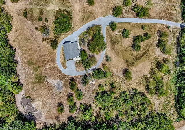 Photo 4 of Single family home for sale at 1530 County Road 3925, Wolfe City, TX 75496 | MLS# 21360924 | Listing updated on 2026-09-21