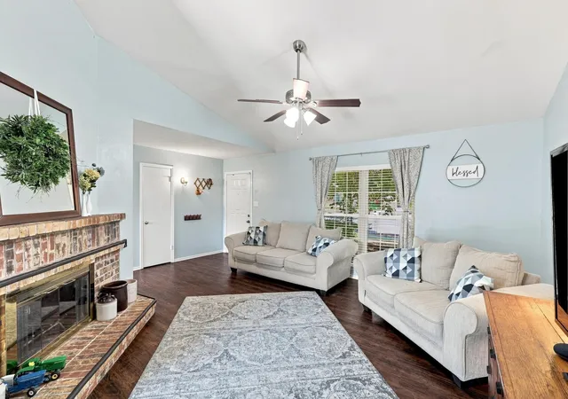 Photo 2 of Sale Pending at 1302 Rivercrest Blvd, Allen, TX 75002 | MLS# 21359541 | Listing updated on 2026-08-29