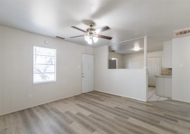 Photo 4 of Sale Pending at 3126 S 4Th St, Abilene, TX 79605 | MLS# 21350345 | Listing updated on 2026-09-27
