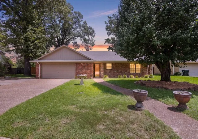 Photo 2 of Single family home for sale at 1100 Foxglove Ln, Tyler, TX 75703 | MLS# 21363563 | Listing updated on 2026-09-28