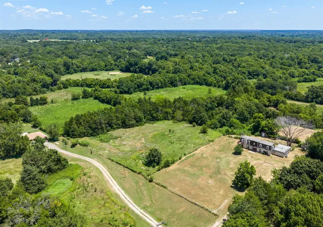 Photo 3 of Single family home for sale at 41 Kelsey Rd, Denison, TX 75021 | MLS# 21363542 | Listing updated on 2026-09-27