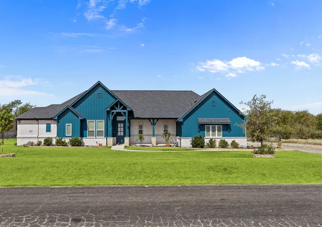 Photo 1 of Single family home for sale at 345 Palo Alto Dr, Springtown, TX 76082 | MLS# 21362401 | Listing updated on 2026-10-02