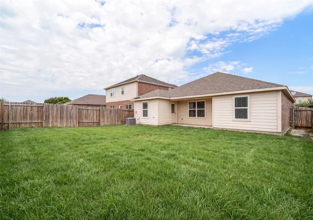 Photo 2 of Single family home for sale at 112 Curt St, Anna, TX 75409 | MLS# 21363562 | Listing updated on 2026-09-26