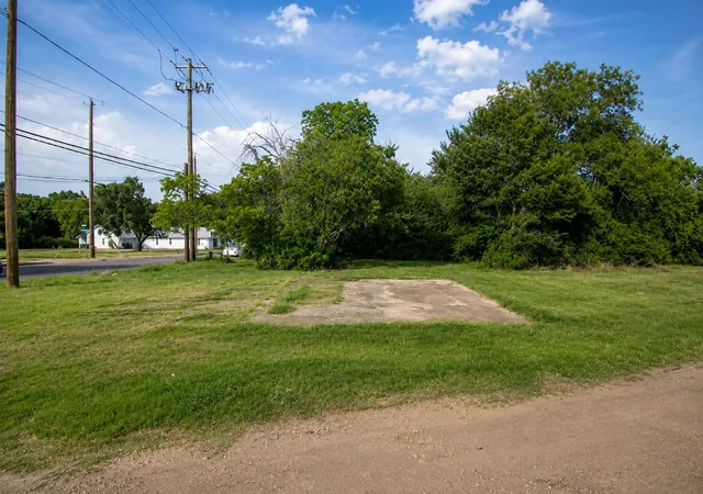 Photo 1 of Land for sale at 2512 E Ann Arbor Ave, Dallas, TX 75216 | MLS# 21348504 | Listing updated on 2026-08-21