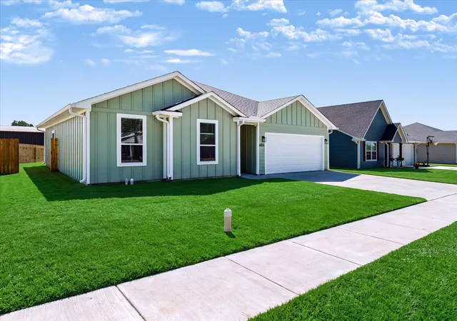 Photo 2 of Single family home for sale at 406 Church St, Whitesboro, TX 76273 | MLS# 21363596 | Listing updated on 2026-08-19