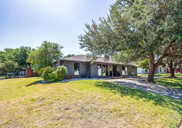 Photo 4 of Single family home for sale at 10232 Boedeker St, Dallas, TX 75230 | MLS# 21363619 | Listing updated on 2026-08-23