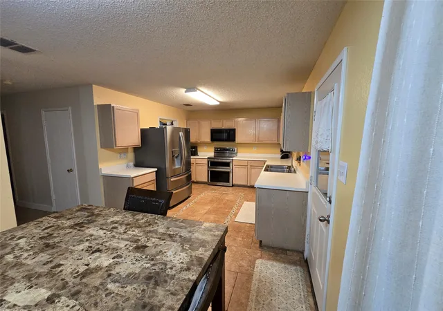 Photo 4 of Sale Pending at 3813 Summer Hill Dr, Balch Springs, TX 75180 | MLS# 21363631 | Listing updated on 2026-09-18
