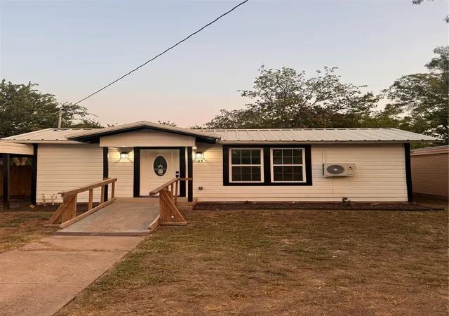 Photo 1 of Single family home for sale at 1165 S 15th St, Abilene, TX 79602 | MLS# 21354859 | Listing updated on 2026-09-16