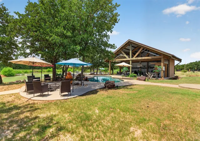 Photo 4 of Single family home for sale at 400 Pumphrey Dr, Loving, TX 76460 | MLS# 21359633 | Listing updated on 2026-08-20