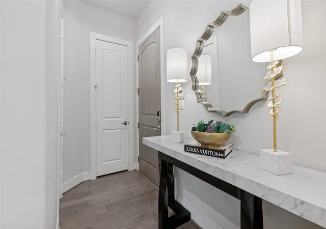 Listing Photo 4 - Condo for sale in building located at 15875 Spectrum Dr, Addison, TX 75001 - Unit #1105