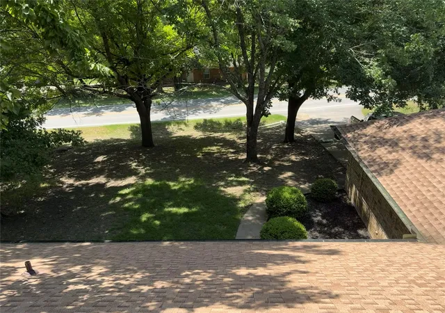 Photo 3 of Single family home for sale at 1058 E Jefferson St, Van Alstyne, TX 75495 | MLS# 21363679 | Listing updated on 2026-08-19