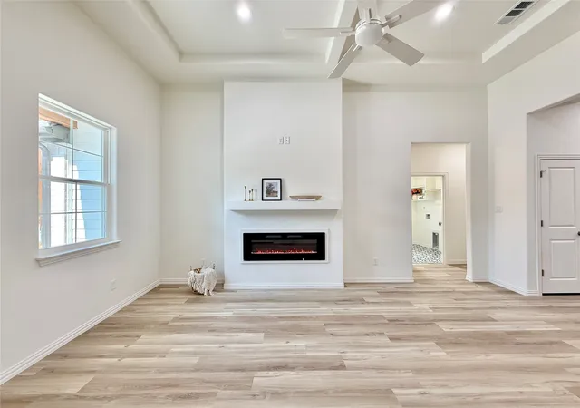 Photo 4 of Single family home for sale at 5555 Mercedes Cir, Granbury, TX 76048 | MLS# 21363322 | Listing updated on 2026-10-02