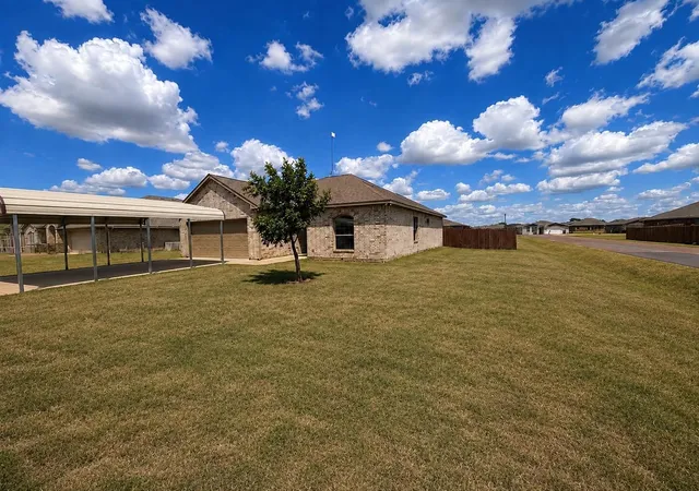 Photo 1 of Sale Pending at 2915 Emma Ln, Mabank, TX 75147 | MLS# 21362608 | Listing updated on 2026-08-27