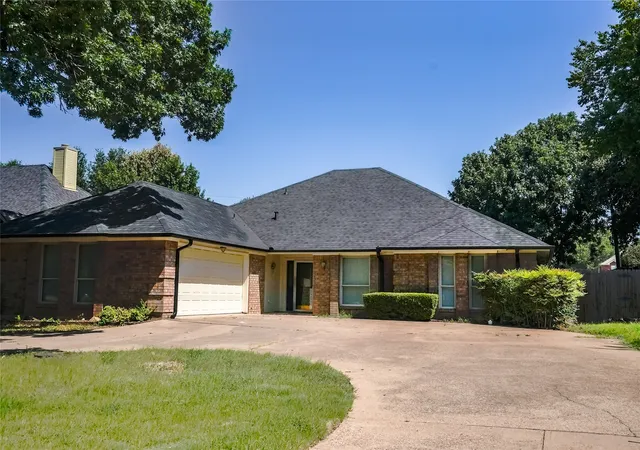 Photo 1 of Single family home for sale at 1123 Shady Oak Trl, Mansfield, TX 76063 | MLS# 21363686 | Listing updated on 2026-10-07