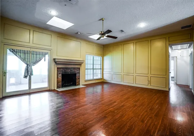 Photo 3 of Single family home for sale at 1123 Shady Oak Trl, Mansfield, TX 76063 | MLS# 21363686 | Listing updated on 2026-10-07