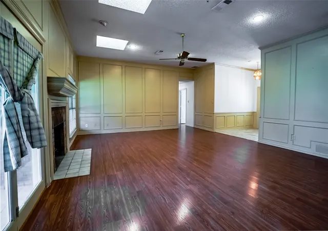 Photo 4 of Single family home for sale at 1123 Shady Oak Trl, Mansfield, TX 76063 | MLS# 21363686 | Listing updated on 2026-10-07