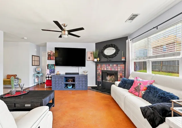 Photo 3 of Single family home for sale at 388 Elk Trl, Melissa, TX 75454 | MLS# 21362801 | Listing updated on 2026-08-20