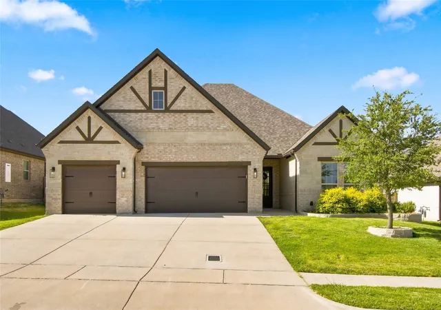 Photo 1 of Single family home for sale at 713 Chaparral Rd, Sanger, TX 76266 | MLS# 21363708 | Listing updated on 2026-08-29