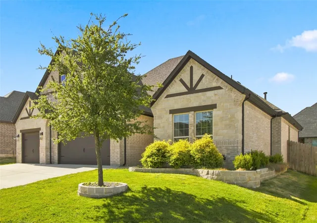 Photo 2 of Single family home for sale at 713 Chaparral Rd, Sanger, TX 76266 | MLS# 21363708 | Listing updated on 2026-08-29
