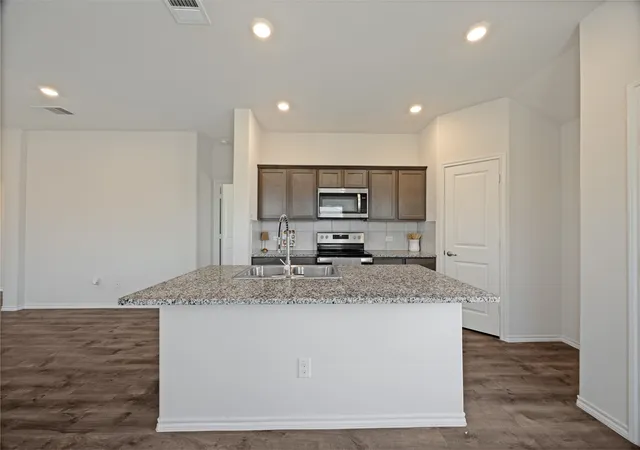 Photo 4 of Single family home for sale at 3409 Brookstone Dr, Sherman, TX 75092 | MLS# 21361792 | Listing updated on 2026-10-08