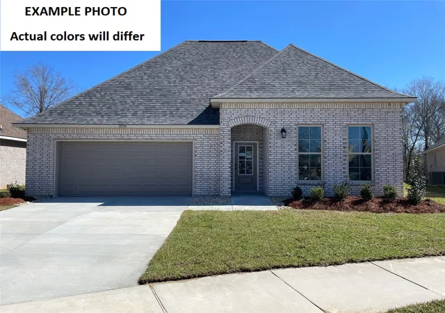Photo 1 of Single family home for sale at 723 Crewe Ln, Bossier City, LA 71111 | MLS# 21363758 | Listing updated on 2026-10-01