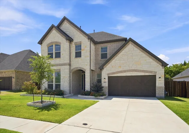 Photo 2 of Single family home for sale at 1815 Navarre Wy, Rockwall, TX 75032 | MLS# 21363712 | Listing updated on 2026-10-06