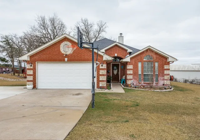 Photo 1 of Single family home for sale at 136 Alyssa Ct, Weatherford, TX 76085 | MLS# 21362531 | Listing updated on 2026-08-19