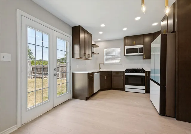 Photo 3 of Single family home for sale at 1205 Briarcove Dr, Richardson, TX 75081 | MLS# 21363859 | Listing updated on 2026-09-25