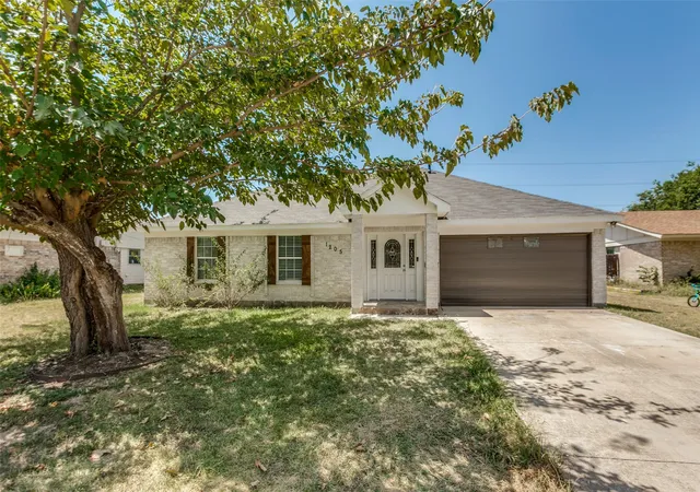 Photo 2 of Single family home for sale at 1205 Briarcove Dr, Richardson, TX 75081 | MLS# 21363859 | Listing updated on 2026-09-25