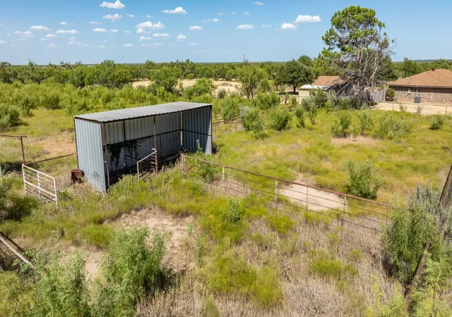 Photo 4 of House for sale at 725 Nora Miller Rd, Abilene, TX 79602 | MLS# 21363841 | Listing updated on 2026-08-20