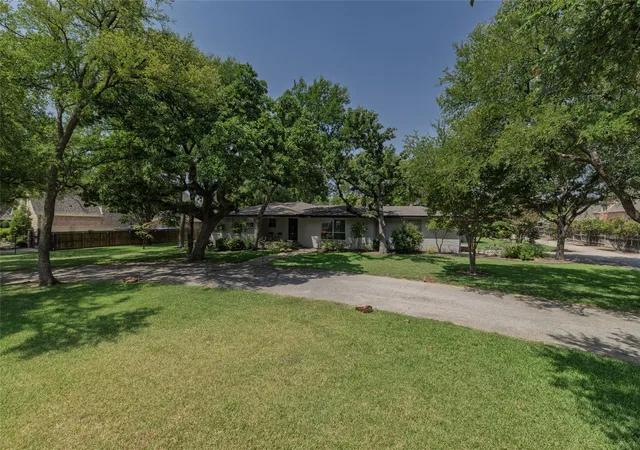 Photo 2 of Single family home for sale at 2640 Ridgecrest Dr, Southlake, TX 76092 | MLS# 21362545 | Listing updated on 2026-08-19