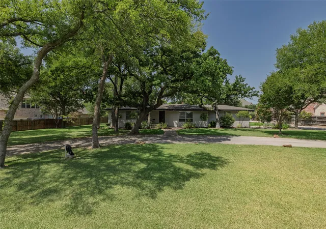 Photo 3 of Single family home for sale at 2640 Ridgecrest Dr, Southlake, TX 76092 | MLS# 21362545 | Listing updated on 2026-08-19