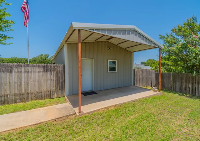 Photo 2 of Single family home for sale at 6017 E Hwy 67, Alvarado, TX 76009 | MLS# 21363909 | Listing updated on 2026-08-22