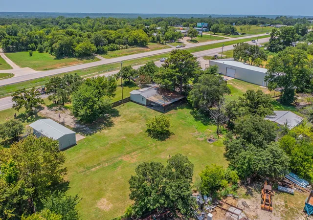 Photo 4 of Single family home for sale at 6017 E Hwy 67, Alvarado, TX 76009 | MLS# 21363909 | Listing updated on 2026-08-22