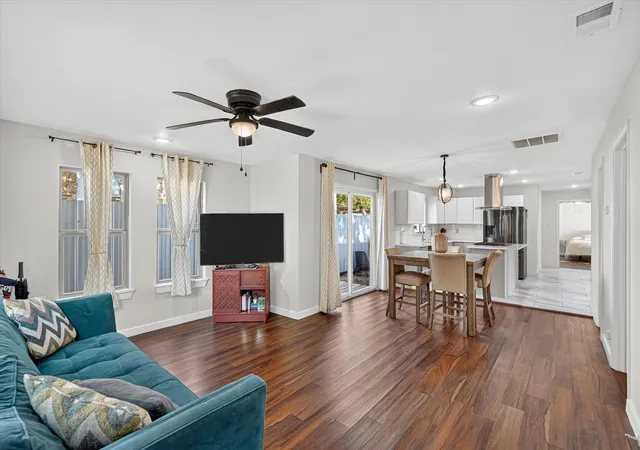 Photo 3 of Single family home for sale at 2739 Kingston St, Dallas, TX 75211 | MLS# 21363061 | Listing updated on 2026-09-15